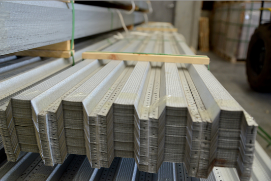 Perforated 24mm top hat